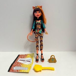 MONSTER HIGH DOLL CLEOLEI FREAKY FUSION COMPLETE toy